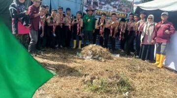 H. Mustafa Apresiasi Kepedulian Pramuka MTsN 2 Solok untuk Korban Galodo.