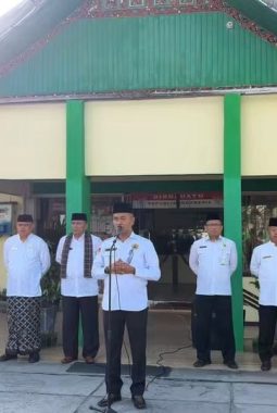 HUT ke-81 Sumbar, Kemenag Kota Solok Hadirkan Semangat Budaya dan Kebersamaan.