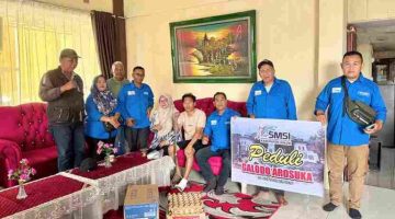 Galodo Arosuka, Duka Kita Bersama: Riswan Jaya, SH Turun Salurkan Bantuan.