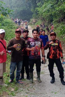 Wali Nagari Terpilih Salman Nusantara, SH Pimpin Gotong Royong Bersihkan Akses Jalan di Pakan Rabaa Timur