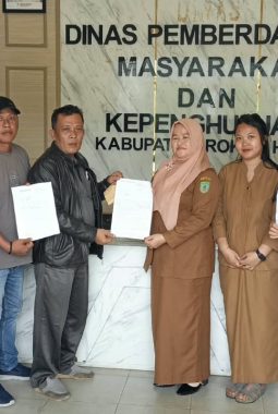 Tolak Penundaan Pilpeng Serentak Tahap I 2026, Enam Desa Serahkan Surat Penolakan ke Dinas PMK Rohil