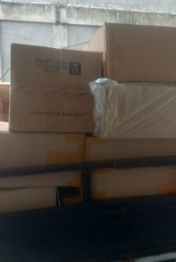 Bea Cukai Tembilahan Penggerebek Toko Penjual Rokok Ilegal di Sungai Guntung, Barang Bukti Diangkut ke Kantor Pusat