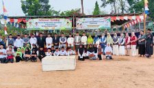 Ribuan para santri padati lapangan bola kaki desa kayu ara sakti