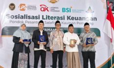 Perkuat Literasi Keuangan Syariah, Santri Pesantren Salafiyah Diajak Waspadai Pinjol Ilegal dan Judi Online
