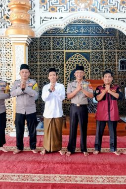 Bangun Kepercayaan Publik, Kapolsek Singkarak IPTU Adrizon.SH, Laksanakan Program Jumat Keliling.